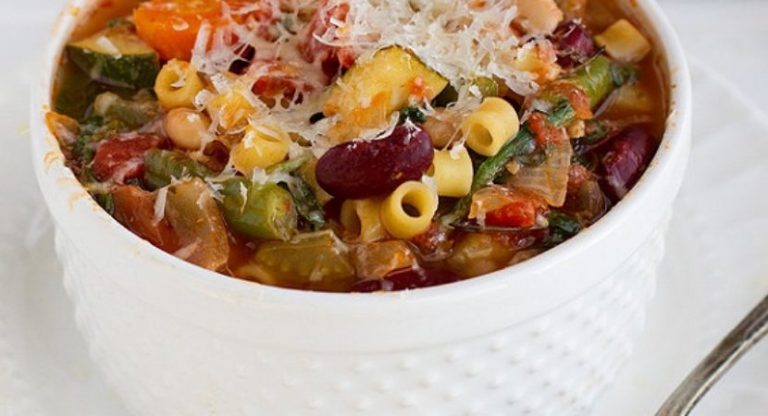 Slow Cooker Homemade Minestrone Soup