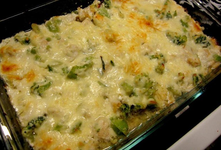 Chicken and Broccoli Cheesy Casserole