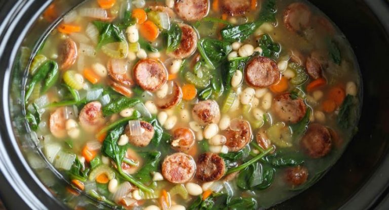 Slow Cooker Sausage, Spinach and White Bean Soup