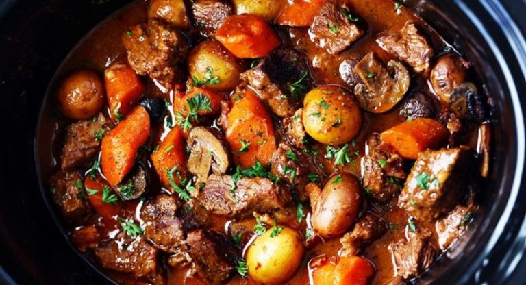 Slow Cooker Beef Bourguignon