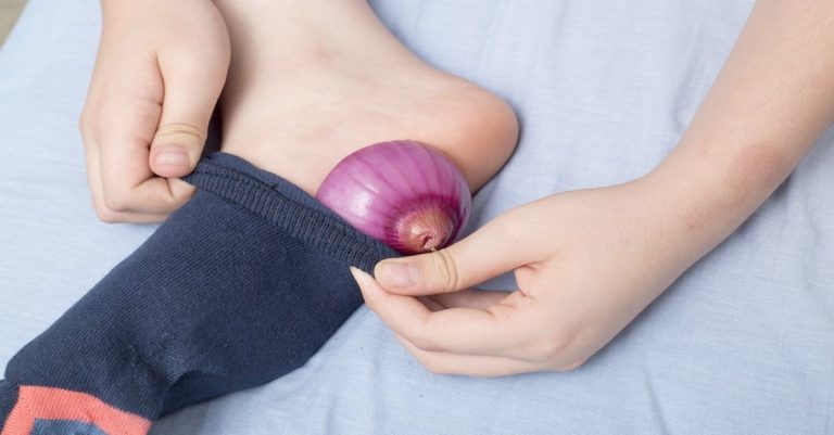 You’ll Start Putting Onions on Your Socks at Night Because of these Benefits