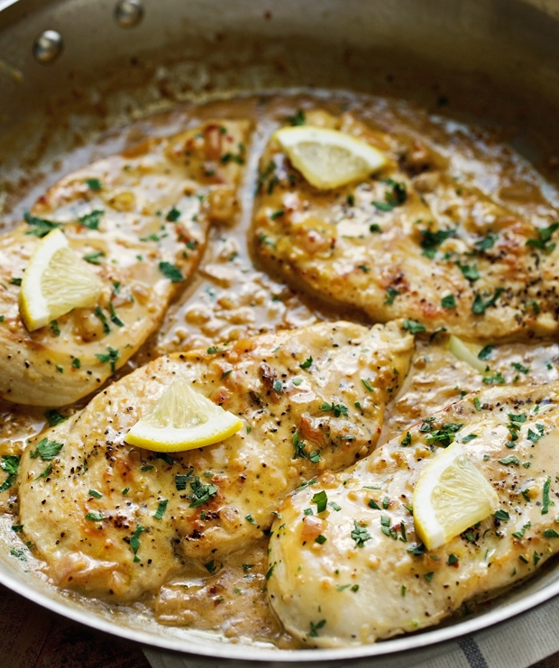 ONE SKILLET CHICKEN WITH LEMON GARLIC CREAM SAUCE