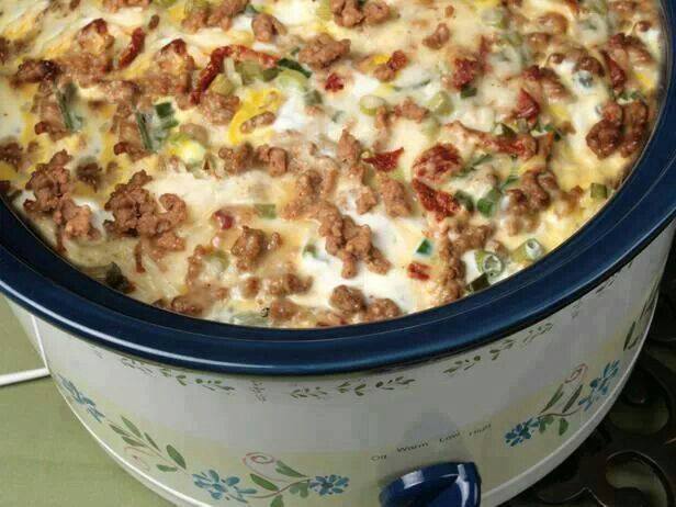SLOW COOKER SAUSAGE BREAKFAST CASSEROLE