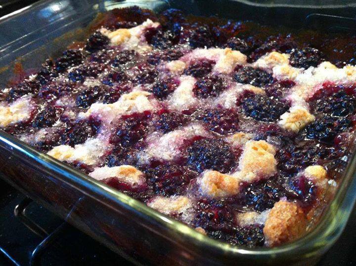 HOMEMADE KENTUCKY BLACKBERRY COBBLER