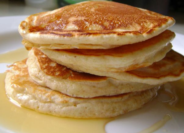 FLOURLESS FLUFFY BANANA PANCAKES – 3 INGREDIENT RECIPE