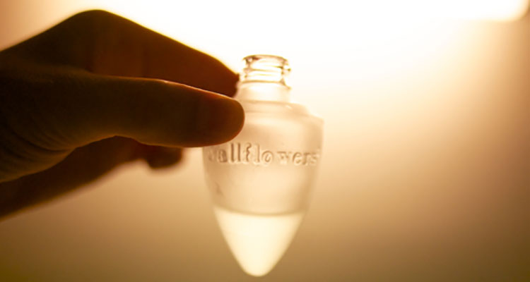 7 MOST POPULAR HOUSEHOLD PRODUCTS CAUSING LUNG FAILURE, HORMONE IMBALANCE, AND EVEN CANCER