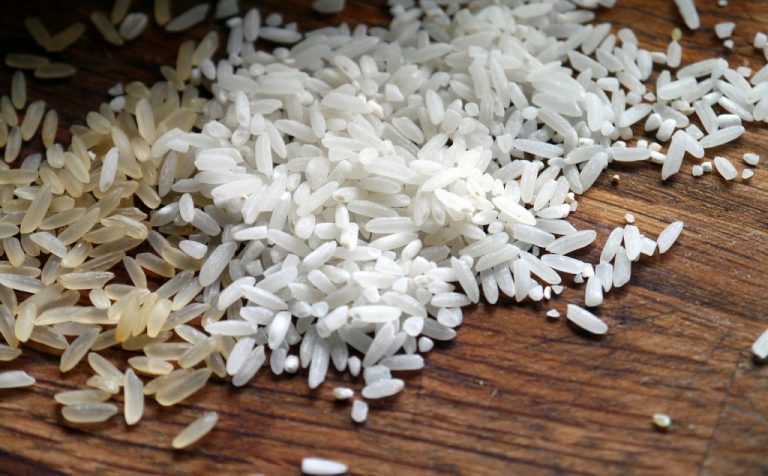 BE CAREFUL: CHINA IS MAKING RICE FROM PLASTIC (HERE’S HOW TO RECOGNIZE IT)