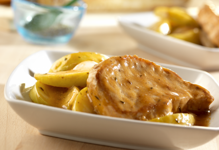 CROCKPOT PORK CHOPS & APPLES