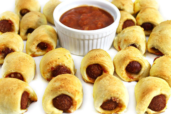 PIZZA FLAVORED PIGS IN A BLANKET