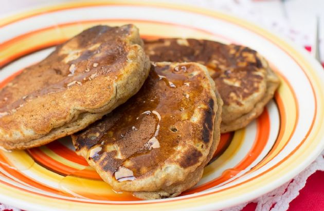 LOW-FAT WHOLE WHEAT PANCAKES