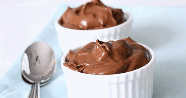 THE FAT BURNING, ANTI-AGING CHOCOLATE AVOCADO PUDDING YOU CAN MAKE IN MINUTES