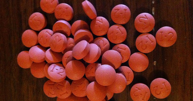 TOP DOCTORS ARE NOW WARNING ANYONE OVER 40 TO STOP TAKING IBUPROFEN IMMEDIATELY. HERE’S WHY