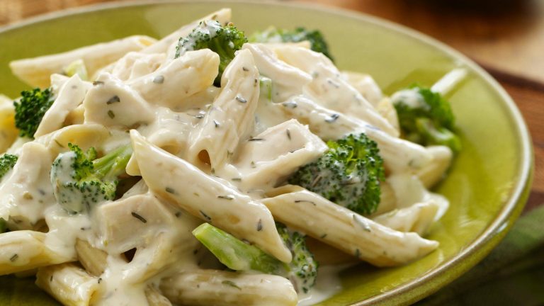 CREAMY CHICKEN PENNE