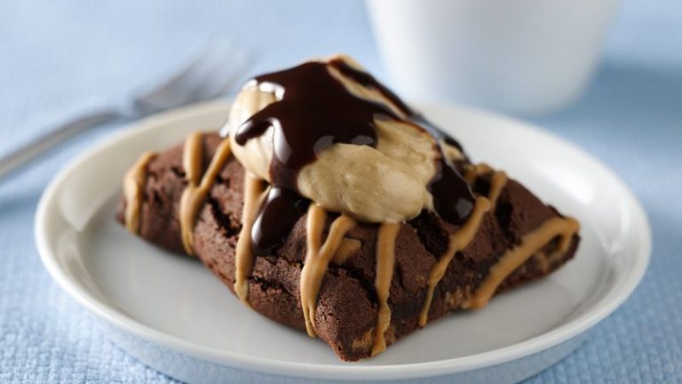 PEANUT BUTTER BROWNIE DELIGHT