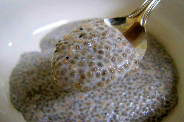 DEFLATE YOUR BELLY AND ELIMINATE ALL STUCK STOOLS WITH JUST A FEW SPOONS OF THIS!