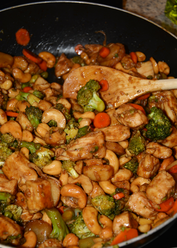 CROCK-POT CASHEW CHICKEN