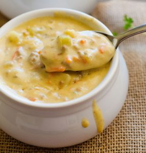 Slow Cooker Cheeseburger Soup