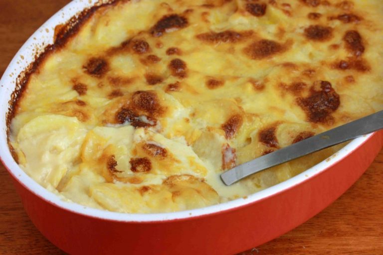 Perfectly Creamy Au Gratin Potatoes