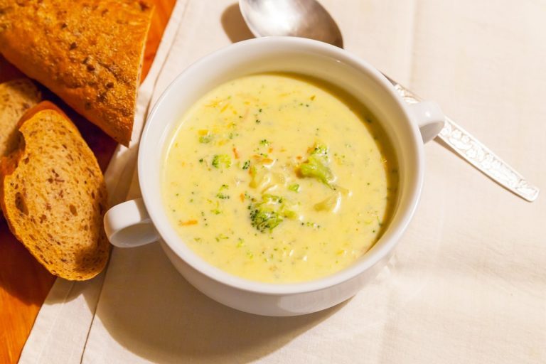 Easy Broccoli Cheese Soup