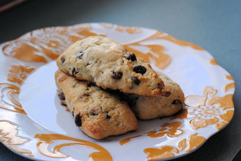 SKINNY CHOCOLATE CHIP BUTTERMILK SCONES