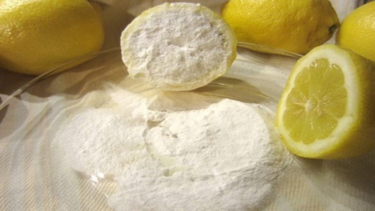 Not a Joke: ½ Lemon in Baking Soda Is Something Amazing