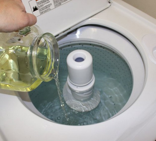 Cleaning Washing Machine To Sanitize It And Remove Smells And 5 Other Bathroom Cleaning Tips