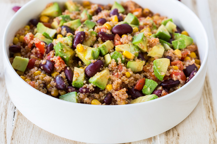 6-INGREDIENT MEXICAN-STYLE QUINOA SALAD