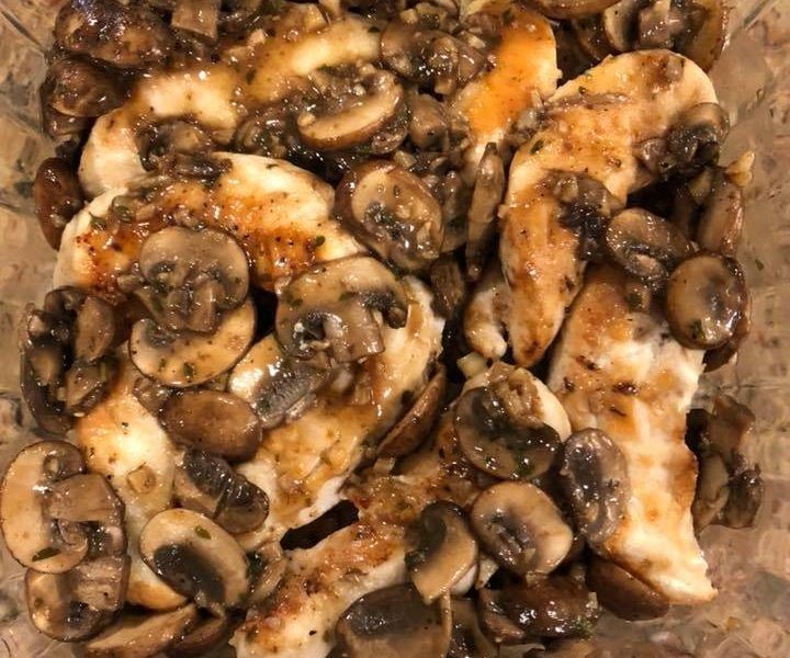 Chicken and Mushrooms in a Garlic White Wine Sauce