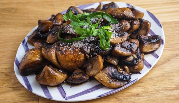 GARLIC BALSAMIC MUSHROOMS