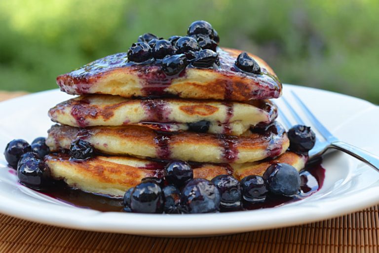 Blueberry Pancakes with Maple Syrup