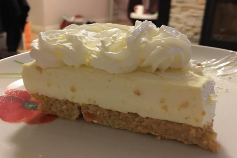 1 Syn cheesecake with a few syns on top!