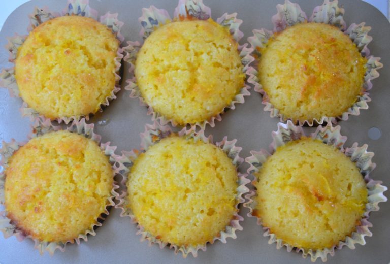 Lemon Drizzle Cake Muffins (3.5 Syns)